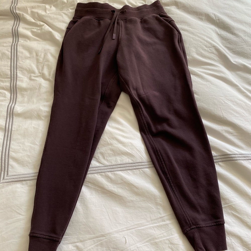 Lululemon women’s joggers